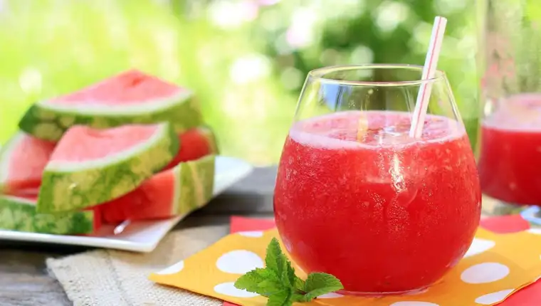 watermelon-juice-shutterstock_285112223