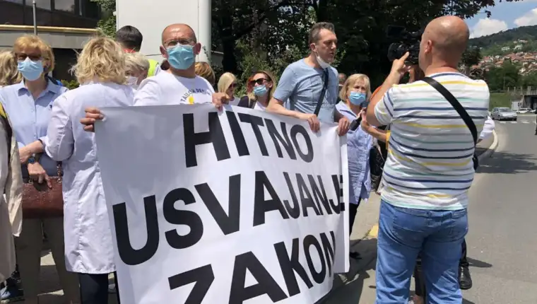 Protest-doktori-medicine-Vlada-FBiH1