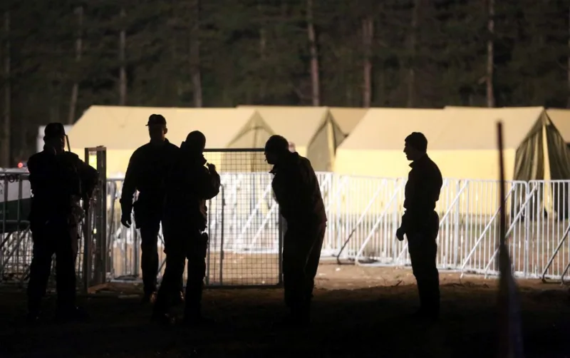 IZBJEGLICE pjeice od hrvatske granice do kampa u Breicama