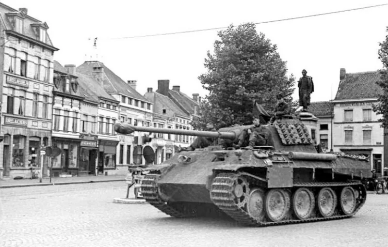 panther-tank-large-56a61c403df78cf7728b644f
