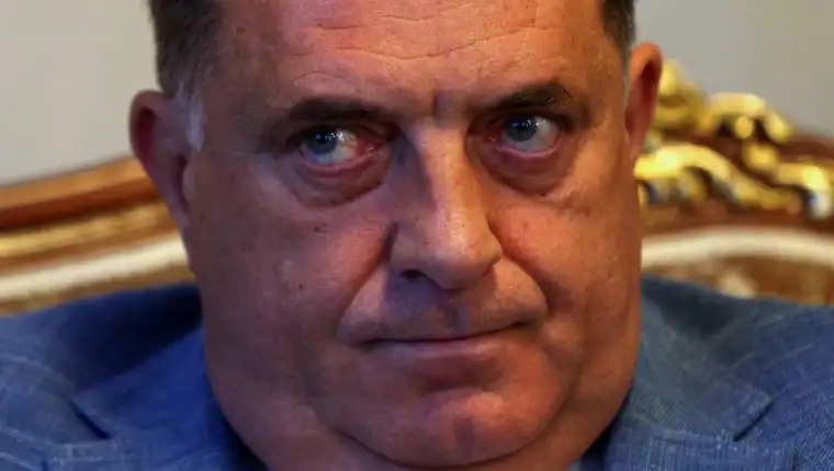 Dodik krvave oci