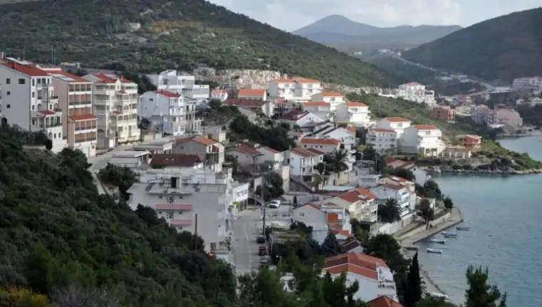 Neum 33