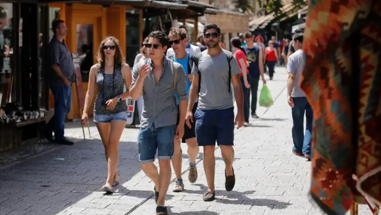 Vrućine ne smetaju: Sarajevo puno turista