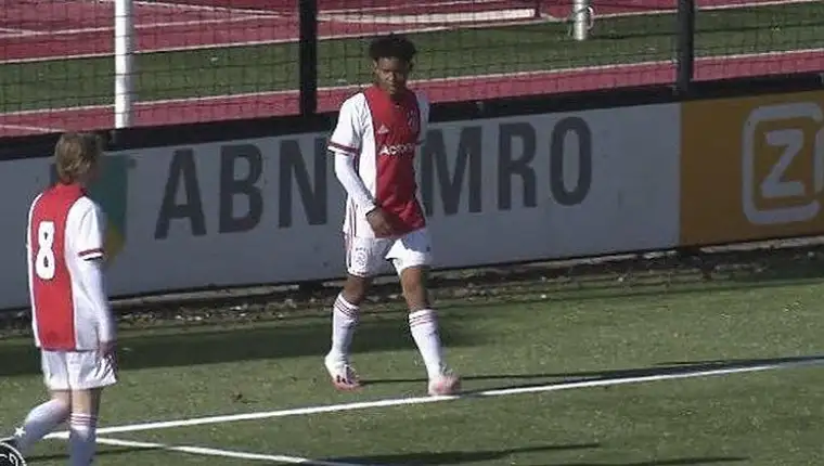 striker-ajax-amsterdam-u-15-noah-gesser.v1