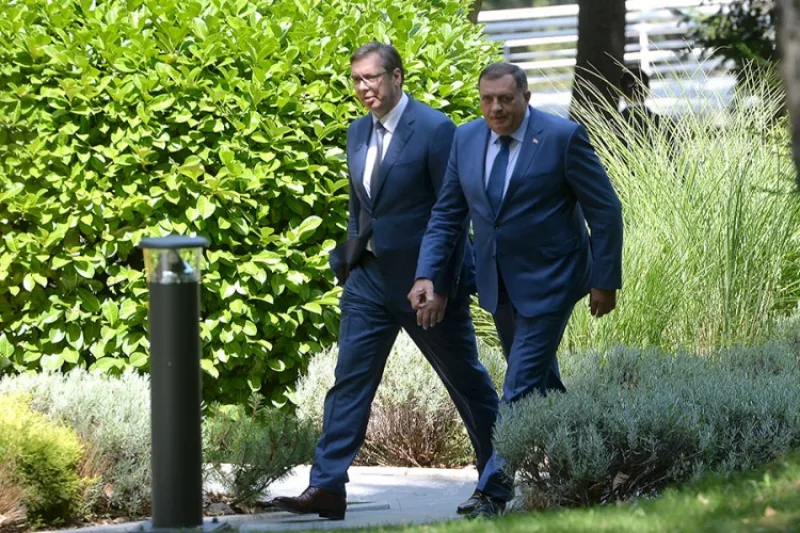 vucic dodik