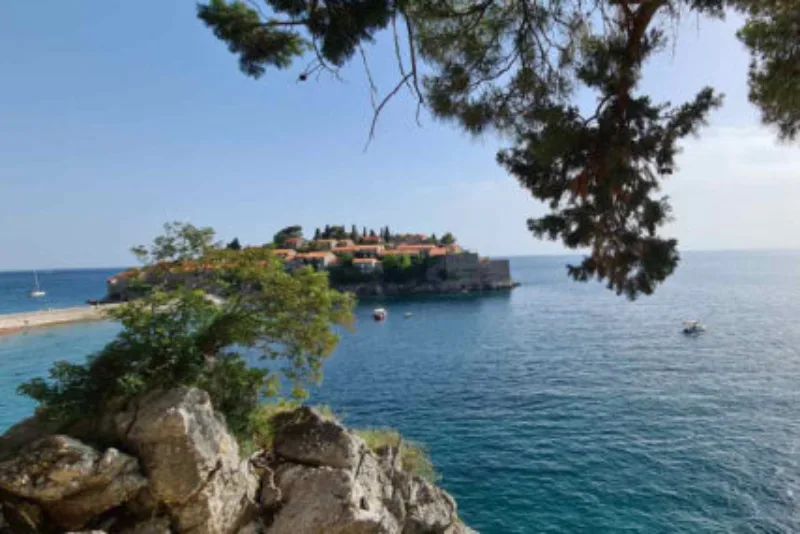 more-plaza-crna-gora-sveti-stefan-19-427x285