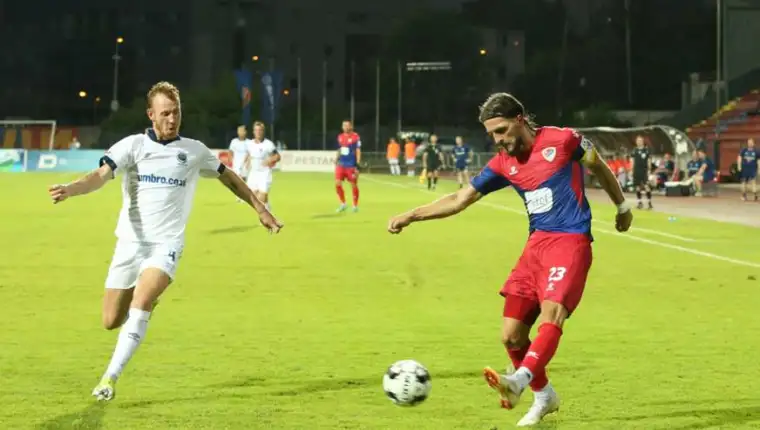 borac-linfield-3-872x610
