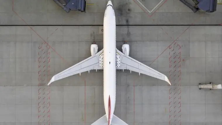 62134420-avion
