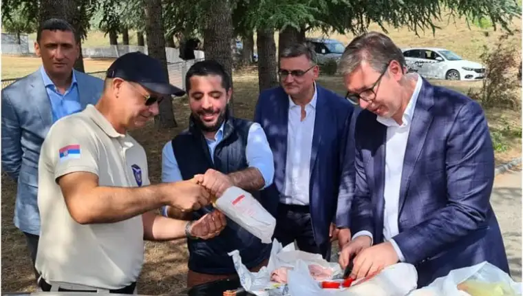 1629535819-vucic-secka-paradajz-750x536