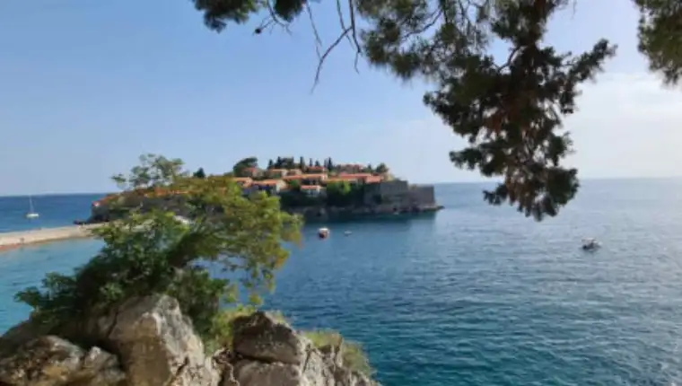 more-plaza-crna-gora-sveti-stefan-19-427x285