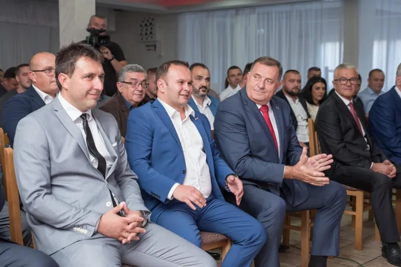 cosic dodik