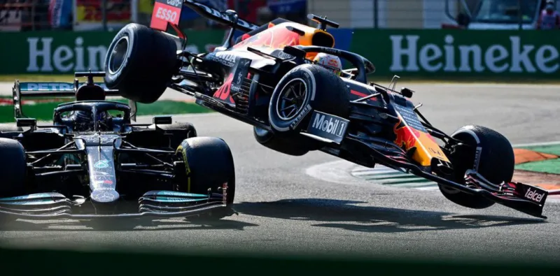62155000-lewis-hamilton