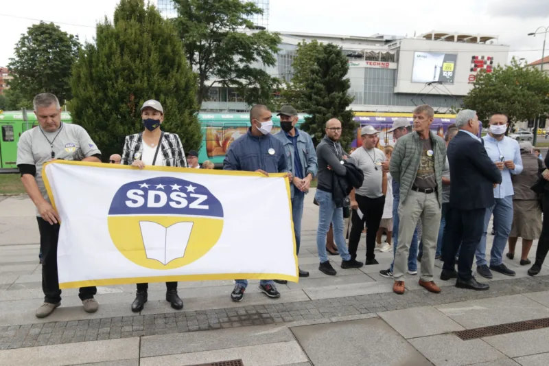 Protest sluzbenici