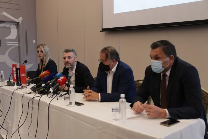 press trojka fena
