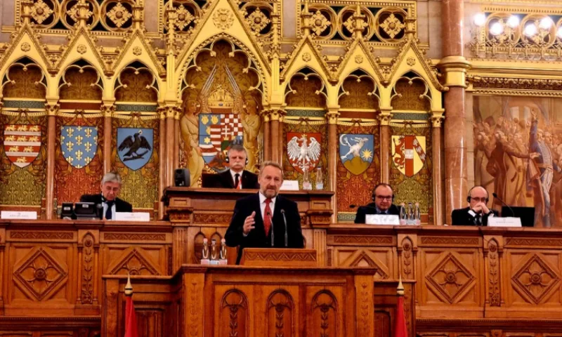 210924__Izetbegovic_Budimpesta