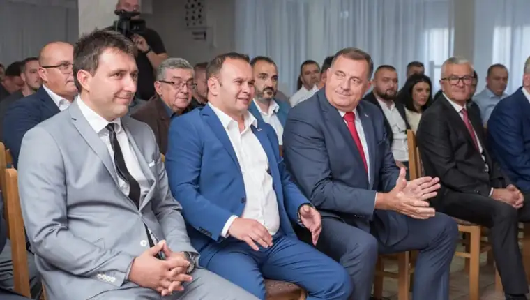 cosic dodik