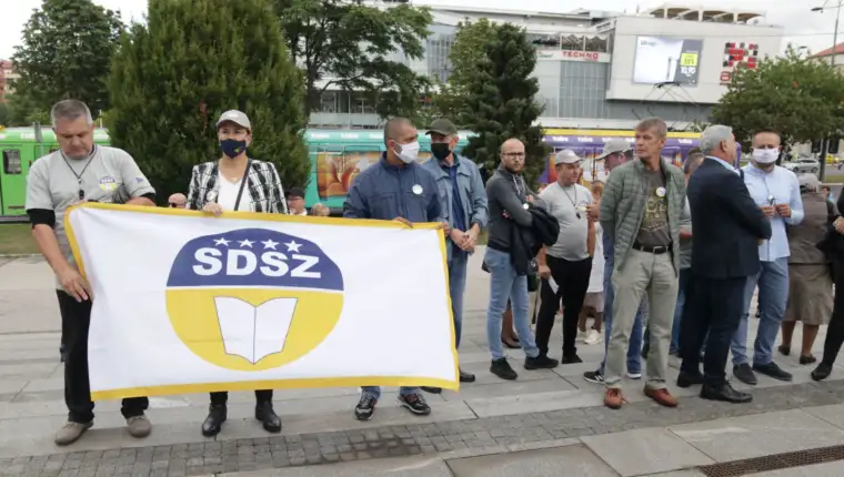 Protest sluzbenici