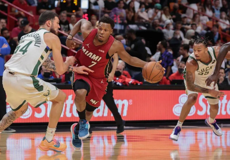 MIA_20211021AD0504MiamiHeatvsMilwaukeeBucks