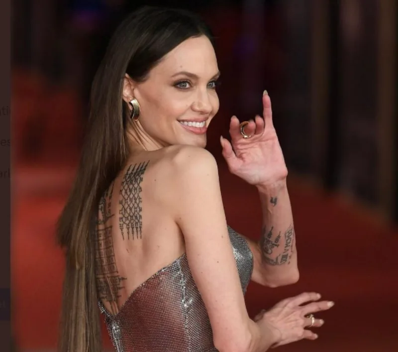 angelina1