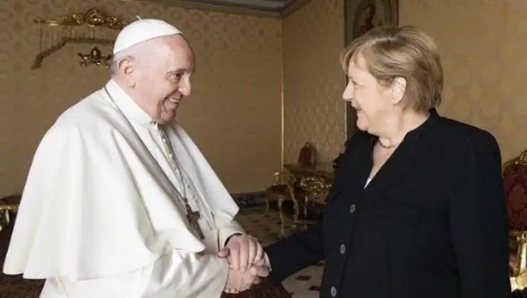 papa merkel