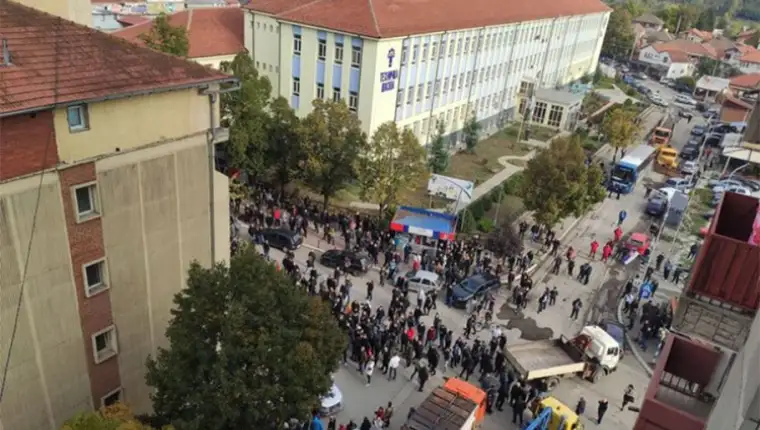 neredi kosovska mitrovica