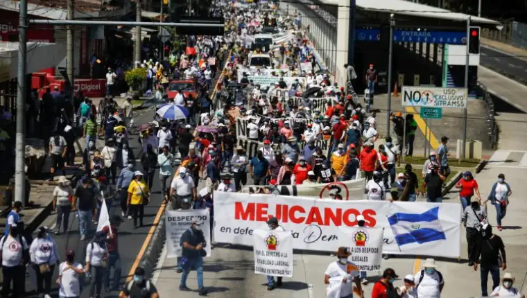 1634542965-2021-10-17T191737Z_208477903_RC2SBQ98NPWK_RTRMADP_3_EL-SALVADOR-PROTEST-750x496