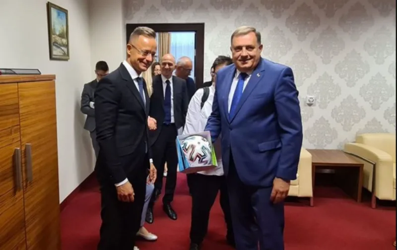 peter sijarto dodik
