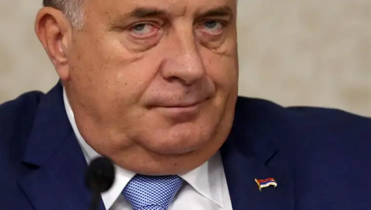 Milorad dodik s