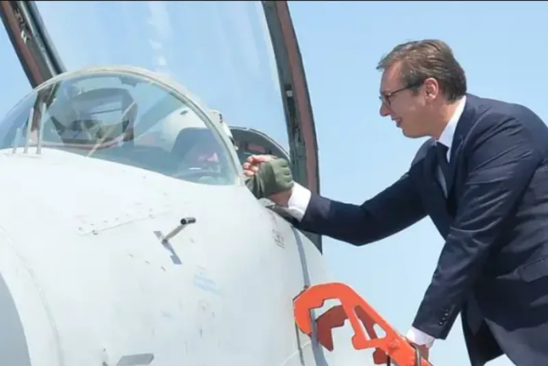 vucic vojska1