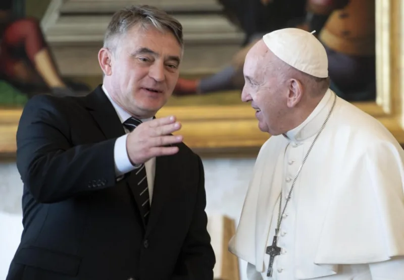 papa komsic