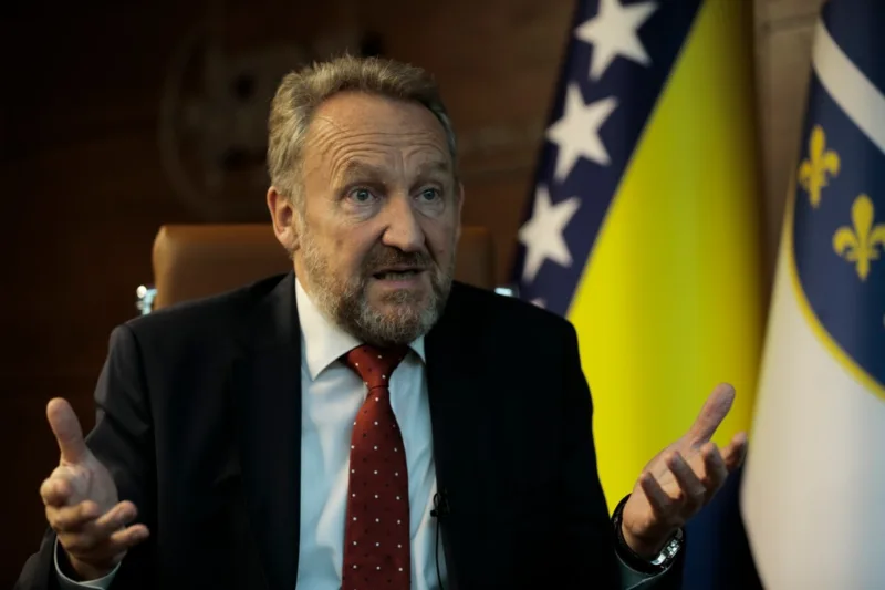 Bakir Izetbegović: Srbiji trebaju dobri odnosi na Balkanu, rano za procjene rada Schmidta