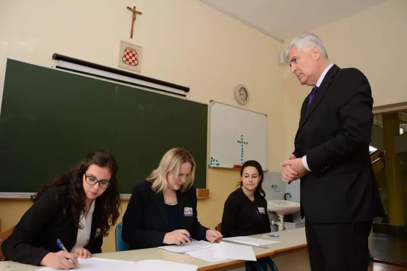 Učionica jedne od javnih obrazovnih ustanova u Mostaru