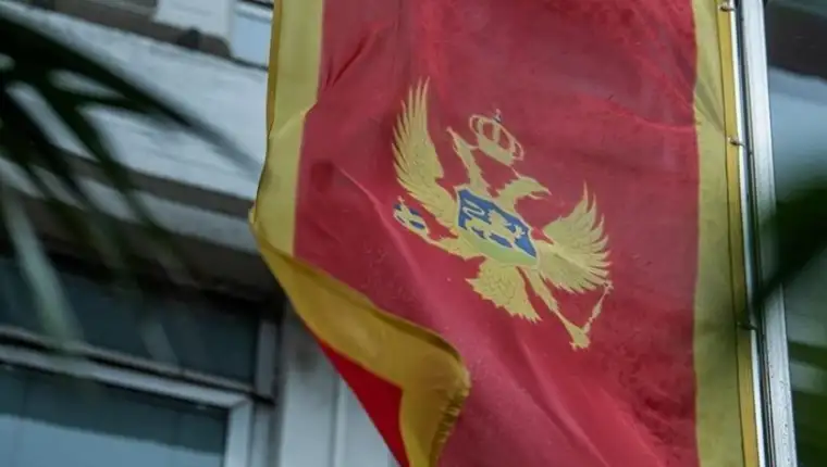 crna gora zastava 42