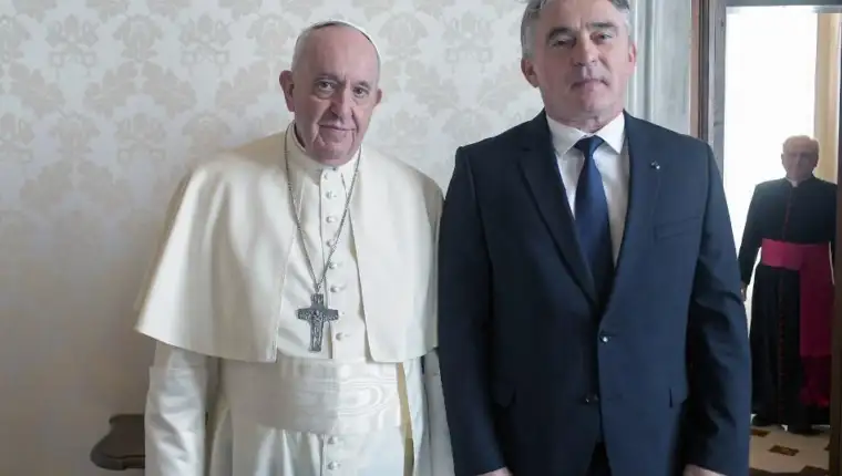 papa komsic