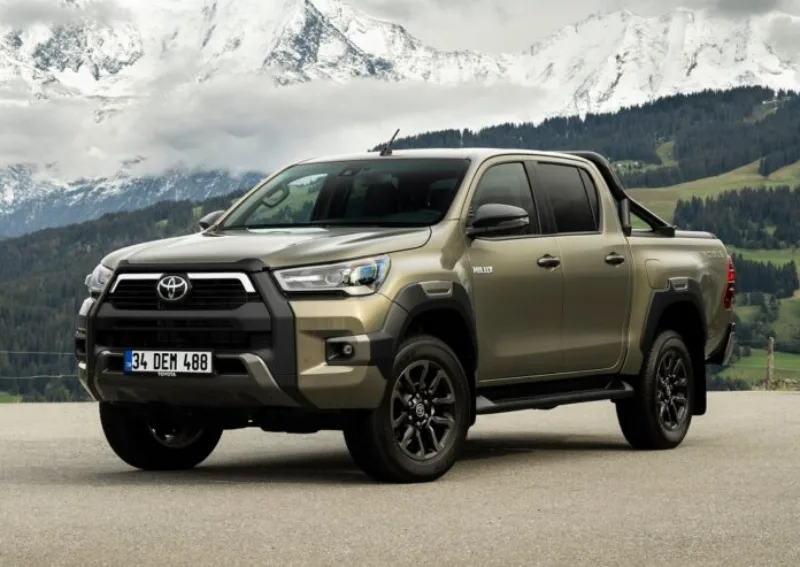 Toyota-Hilux-2021-1600-06-696x493