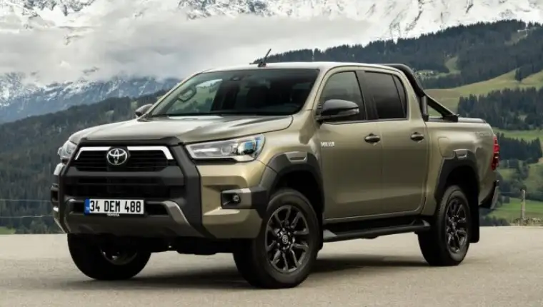 Toyota-Hilux-2021-1600-06-696x493