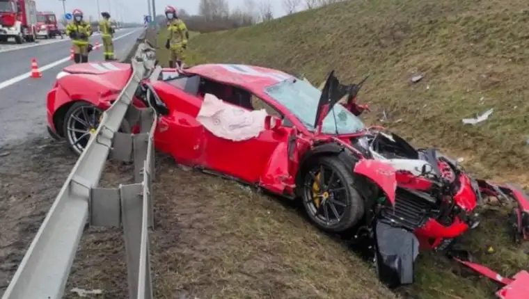 ferrari 12