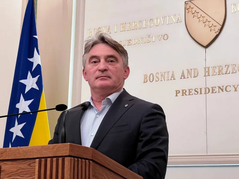 komsic10