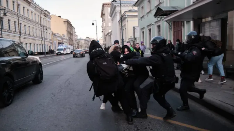 rusija policija