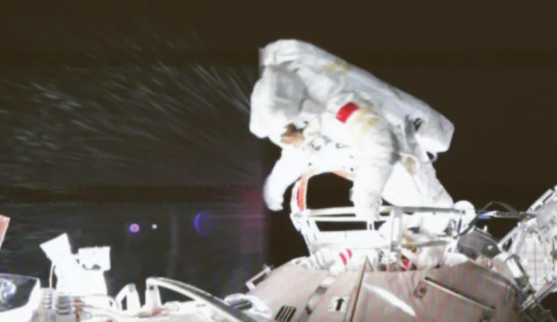astronaut 1