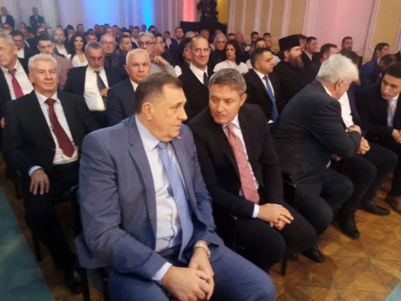 dodik piksi