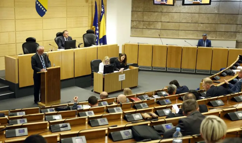 parlament 45