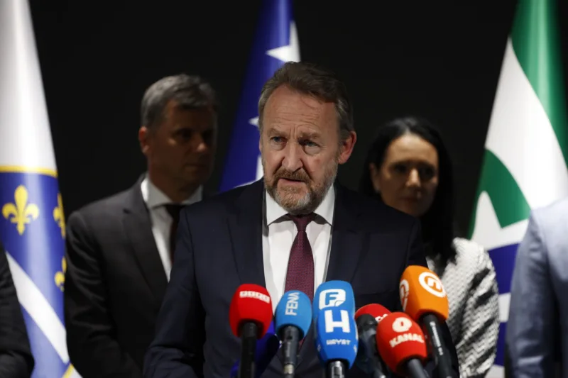 bakir izetbegovic sda fena
