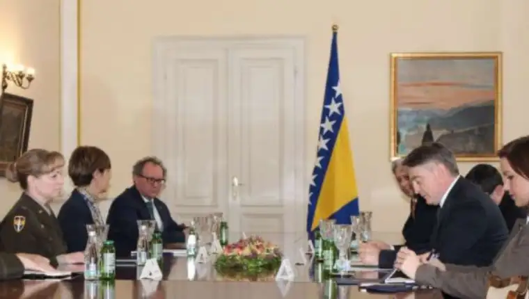 komsic i nato aa