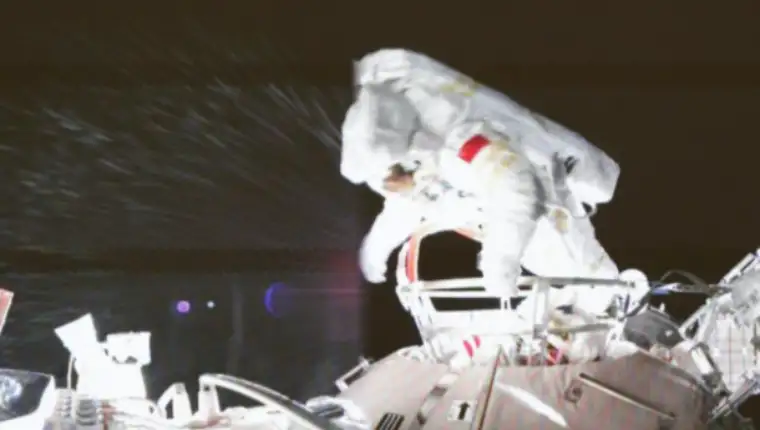 astronaut 1
