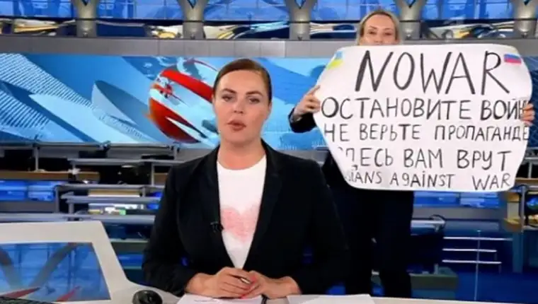 ruska novinarka transparent