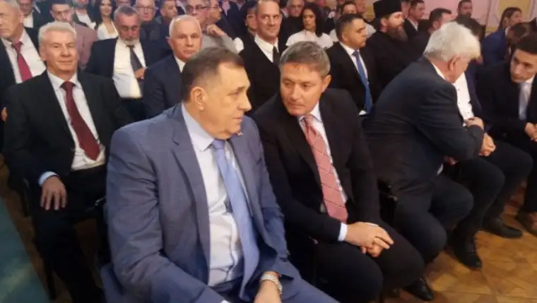 dodik piksi