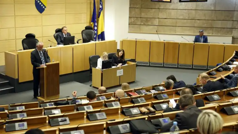 parlament 45