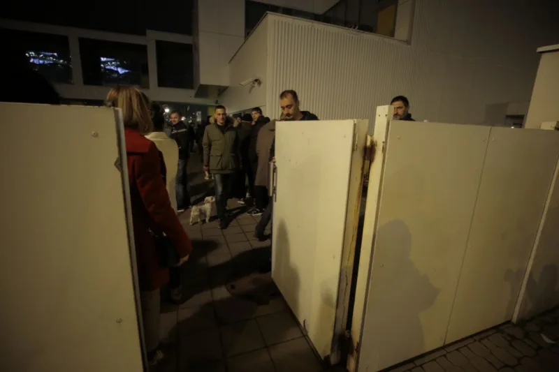 Zatvorena birališta na izborima u Srbiji