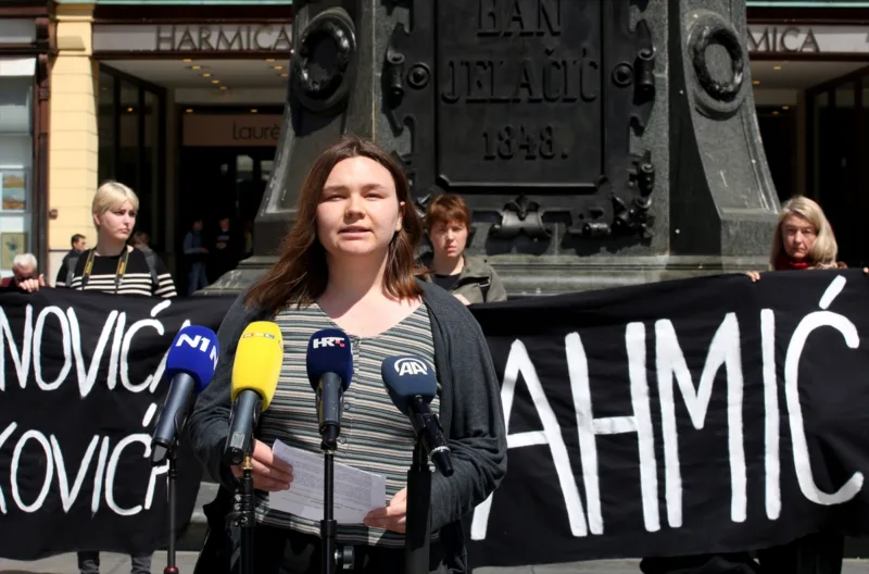 AA-20220414-27561462-27561461-HRVATSKA_ODRZANO_PROSVJEDNO_OKUPLJANJE_U_ZNAK_SJECANJA_NA_ZRTVE_MASAKRA_U_AHMICIMA